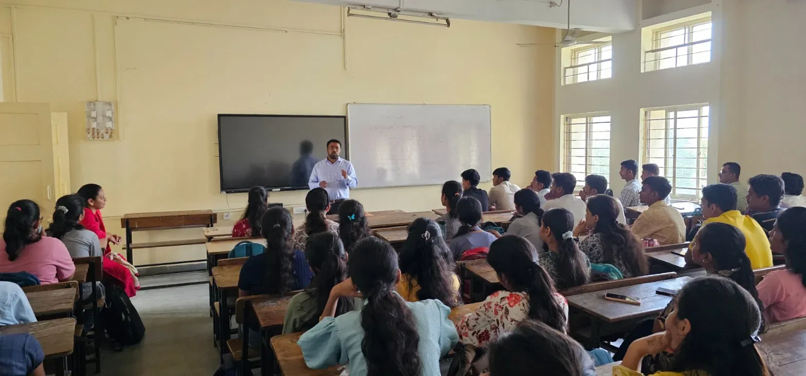 Awareness session at Bharati Vidyapeeth College, Kolhapur